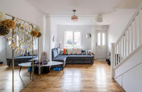 Cricklewood House | Monalychee
