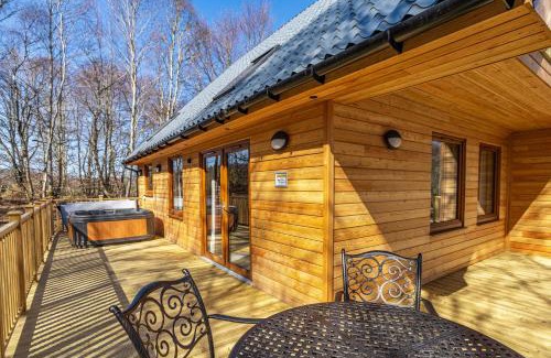 East Lewiston House | Monarch Lodge 14 with Hot Tub