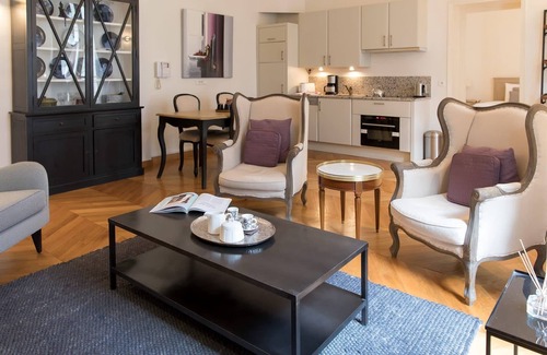 L'Europe Apartment | Monceau Chic I Charming 1 Bed Apt in the 8th