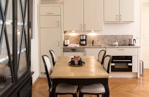 L'Europe Apartment | Monceau Chic I Charming 1 Bed Apt in the 8th