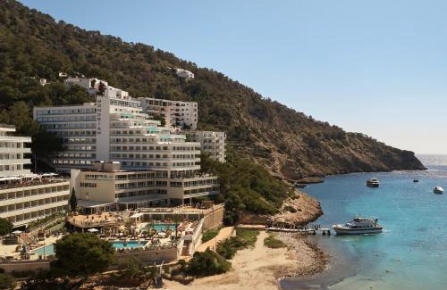 Cala Llonga Hotel | Mondrian Ibiza