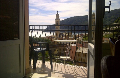 Moneglia Apartment | Moneglia apartment with splendid sea view