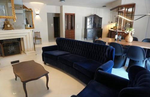 Kavala Apartment | Monet Mansion
