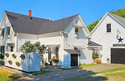 Rockport Apartment | Monhegan Suite in the Inn at Starlight Lodge