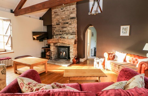 Barnard Castle Cottage | MONKSMOOR HOUSE, pet friendly in Middleton-In-Teesdale