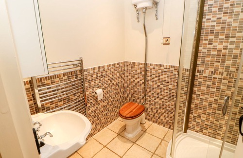 Barnard Castle Cottage | MONKSMOOR HOUSE, pet friendly in Middleton-In-Teesdale