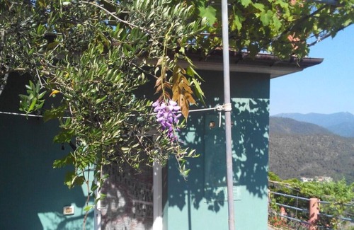 Casarza Ligure Apartment | mono room suitable for couples who want peace, not disturbed, with land