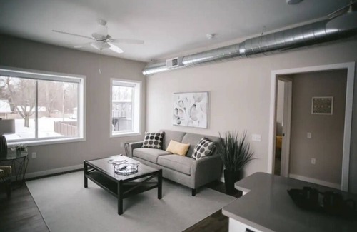 Bridgman Hotel | Monogram Inn- Driftwood (Room #16)