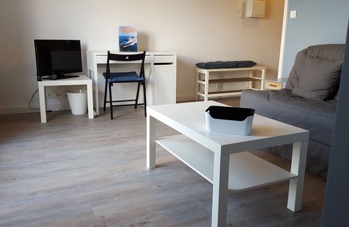 Saint-Marc-sur-Mer Apartment | Monsieur Hulot's Studio 100 m from the beach