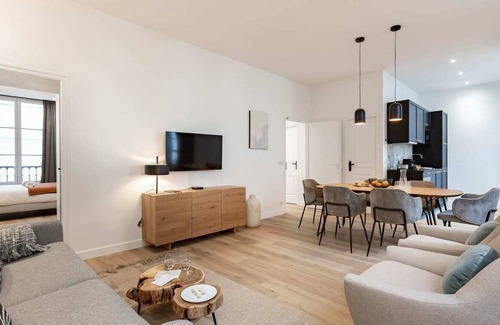 Gaillon Apartment | Monsigny II - Three Bedroom Apartment, Sleeps 8