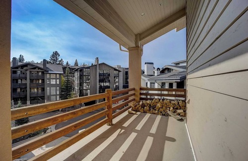 Deer Valley House | Mont Cervin #32 by Avantstay Ski In Ski Out Home in Silver Lake Village w/Hot Tub