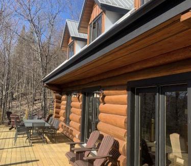 Lac Superieur Village Ski Chalet | Mont-Tremblant Mountain View Chalet