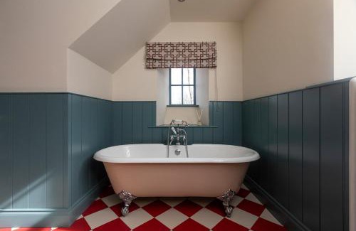 Thornhill House | Montagu