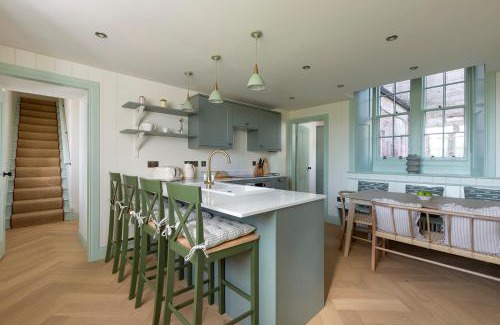 Thornhill House | Montagu
