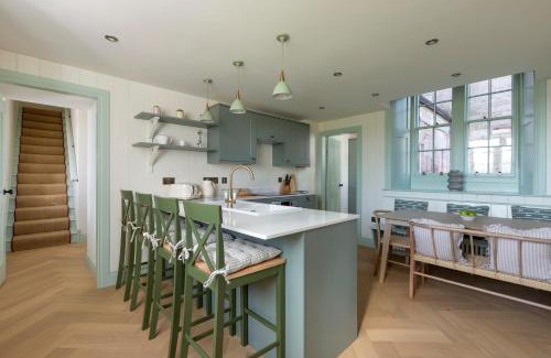 Thornhill House | Montagu