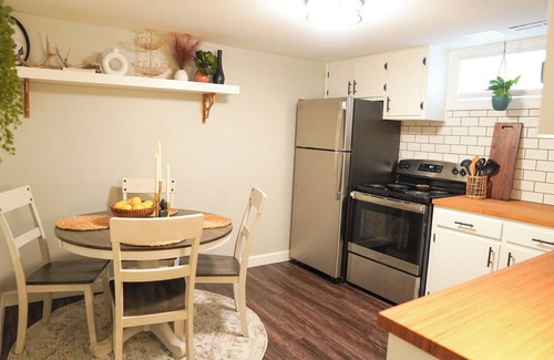 Great Falls Condo | Montana-inspired Boho Bungalow with electric fireplace & continental breakfast!