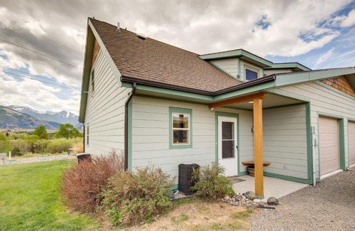Emigrant House | Montana Vacation Rental 32 Mi to Yellowstone!