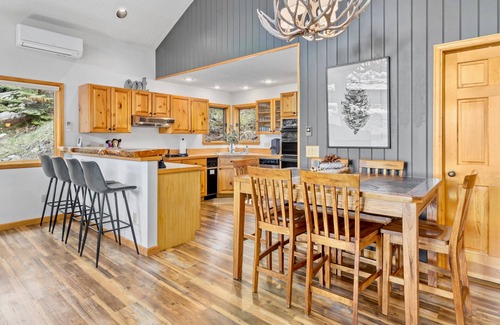 Windcliff Estates House | Montane Luxury Vacation Rental at Windcliff