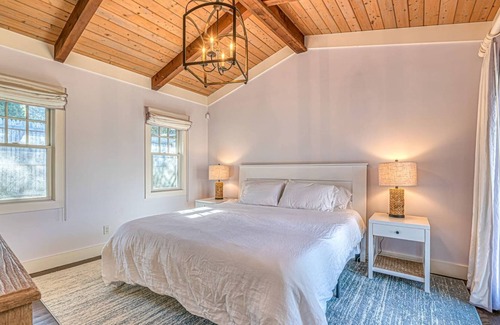 Culloden Shores House | Montauk beach house with Pool! (Seasonal for pool)