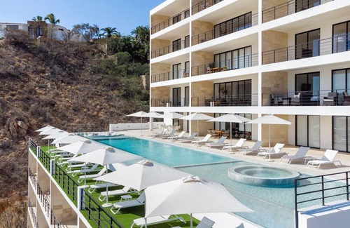 Colonia El Progreso Apartment | Montemar 202: 2bd Condo / Pool / Ocean Views