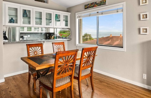 Monterey House | Monterey Bay Views: Spectacular Views - Walk to Cannery Row and the Aquarium