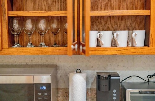 Monterey Park Apartment | Monterey Park Retreat: Spectacular Views & Comfort