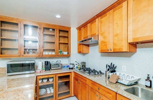 Monterey Park Apartment | Monterey Park Retreat: Spectacular Views & Comfort
