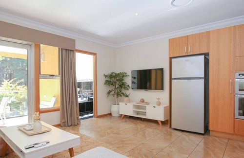 Bright Apartment | MONTEREY - relaxed living for couples in Bright
