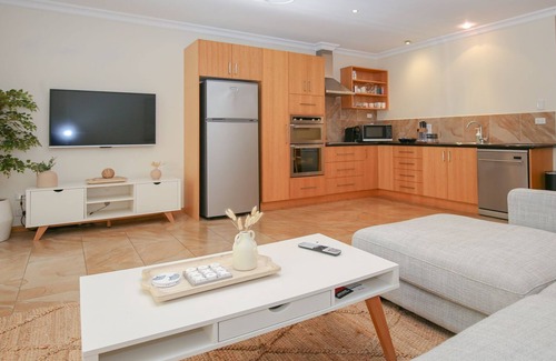 Bright Apartment | MONTEREY - relaxed living for couples in Bright