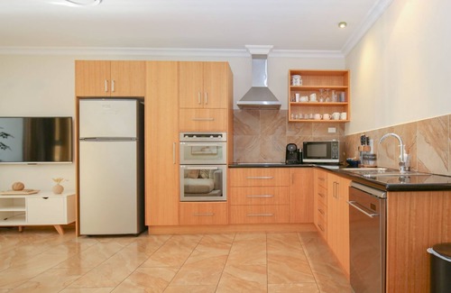 Bright Apartment | MONTEREY - relaxed living for couples in Bright