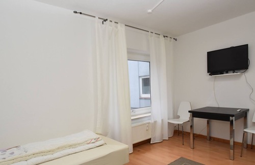 Flensburg Apartment | Monteuerwohnung II / Inexpensive apartment with 2 bedrooms on the ground floor