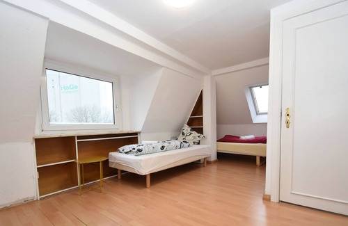 Flensburg Apartment | Monteuerwohnung III - Inexpensive apartment with 4 bedrooms