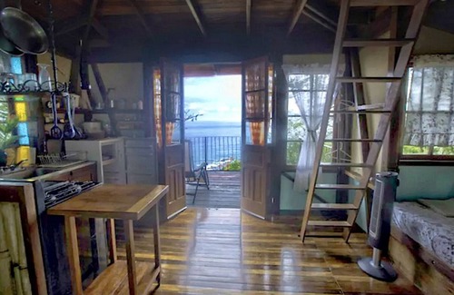Montezuma Cottage | Montezuma Heights, Colibri Cabin Xtreme Ocean view tree house style. Sleeps 3