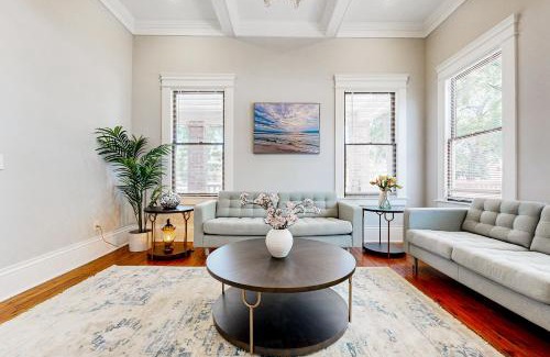 Metropolitan House | Montgomery House - Unit A