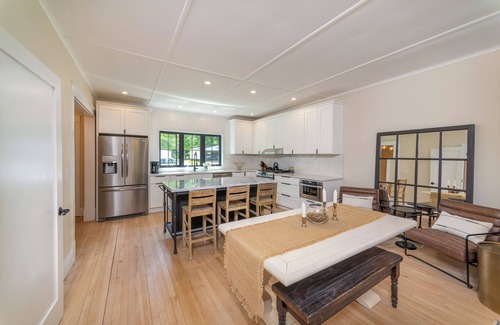 Marquette House | Monthly 4 bedroom 2 full bathroom - 1 block to beach and bike path