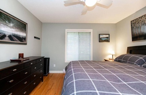 Sidney House | Monthly Furnished North Saanich Haven: 2BR Retreat