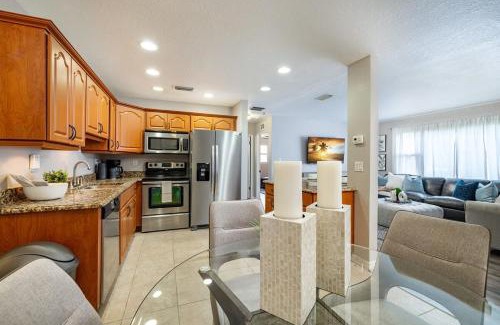 Clearwater House | Monthly Rental~ Comfy Beds~ Great for Remote Work