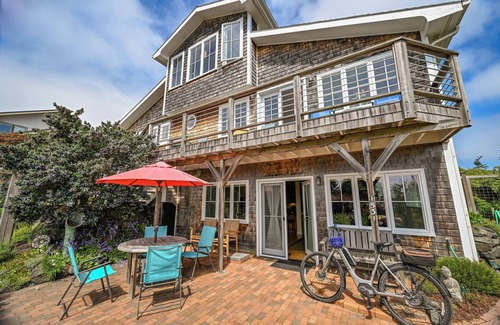Port Townsend Condo | Monthly Rental Only - Charming two-bedroom furnished garden apartment