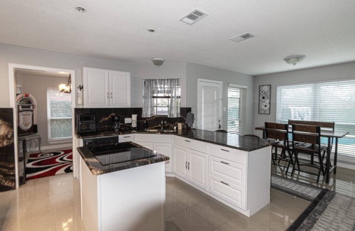 Fort Worth House | Monthly Rental Private Pool, Gated Entry, 2 Living Areas, WFH Office, Near Dining & Hotspots!