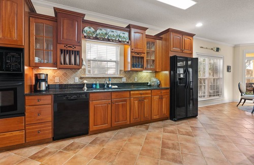 St. Simons Island House | Monthly Rental – 4BR Pet-Friendly Retreat w/Office, Bikes, Patio, Near Stables & Village Creek