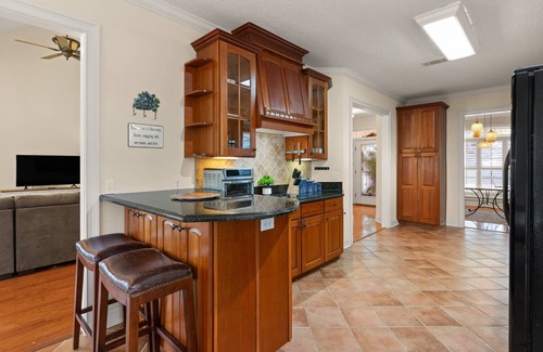 St. Simons Island House | Monthly Rental – 4BR Pet-Friendly Retreat w/Office, Bikes, Patio, Near Stables & Village Creek
