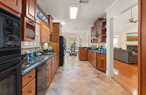St. Simons Island House | Monthly Rental – 4BR Pet-Friendly Retreat w/Office, Bikes, Patio, Near Stables & Village Creek