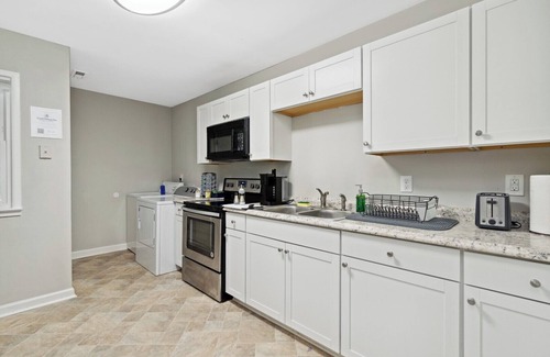 Southeast Raleigh House | Monthly Specials - Next to Wakemed - 7 Min to Downtown Raleigh