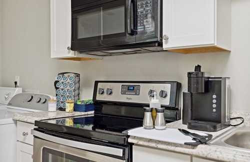 Southeast Raleigh House | Monthly Specials - Next to Wakemed - 7 Min to Downtown Raleigh
