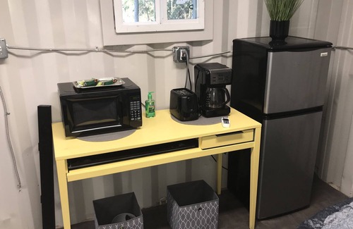 Waller House | Monthly, Weekly, Nightly Rates-Rustic Tiny Home By Texas Renaissance