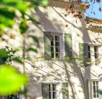 Le Thor Bed & Breakfast | Montjoia