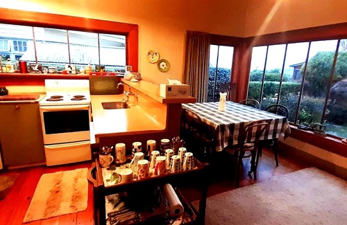 Warrington Villa | Montrose Heritage Beach Home Pet Friendly n