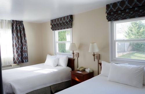 Great Barrington Hotel | Monument Mountain Motel