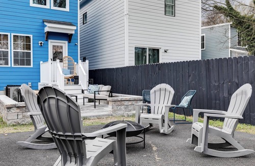 Mosby House | Moody, Vintage Retreat in Church Hill, Close to Parks, Restaurants + Nightlife