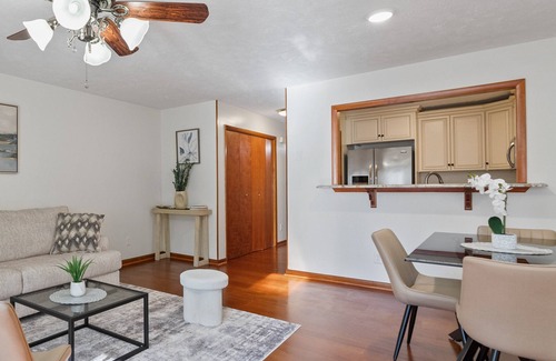 Terry Sanford House | Moodyjoy Townhouse – Close to Everything!